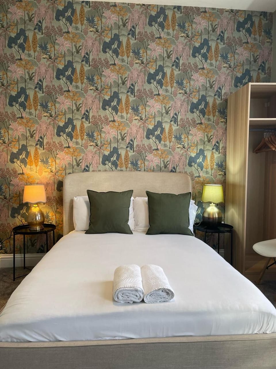 Stylish Double Studio in King's Cross Apartment in London Borough of Islington