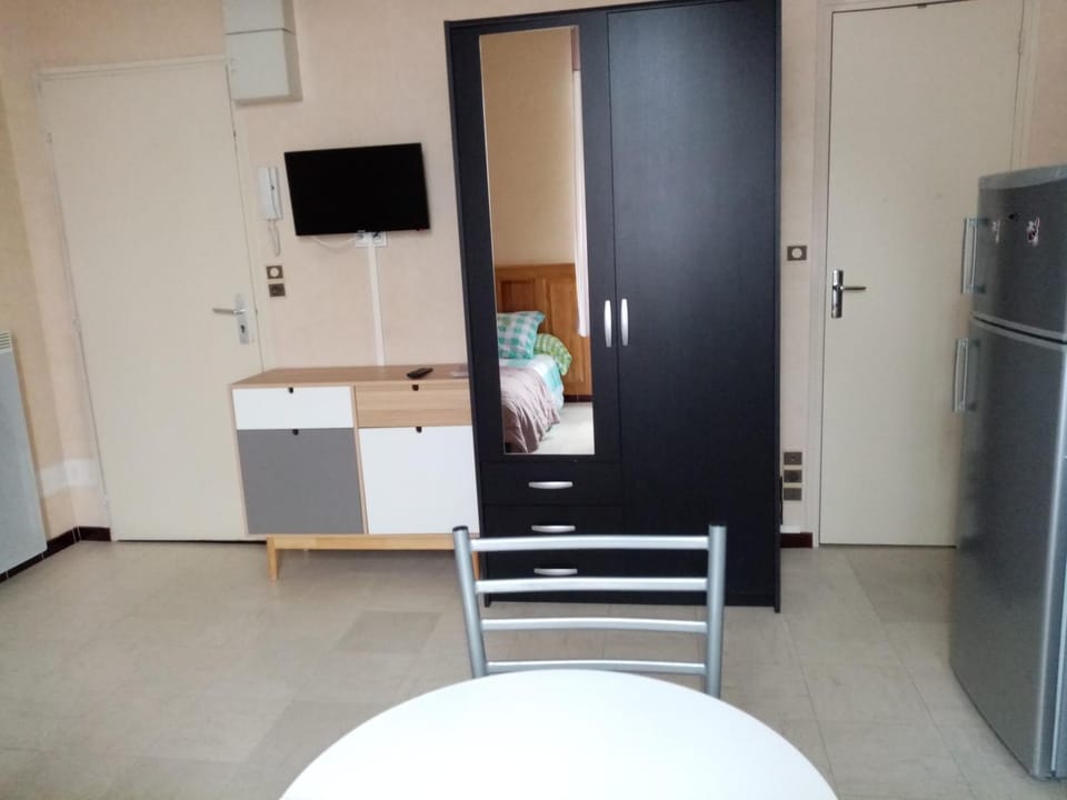 Studio Danton Apartment in Troyes