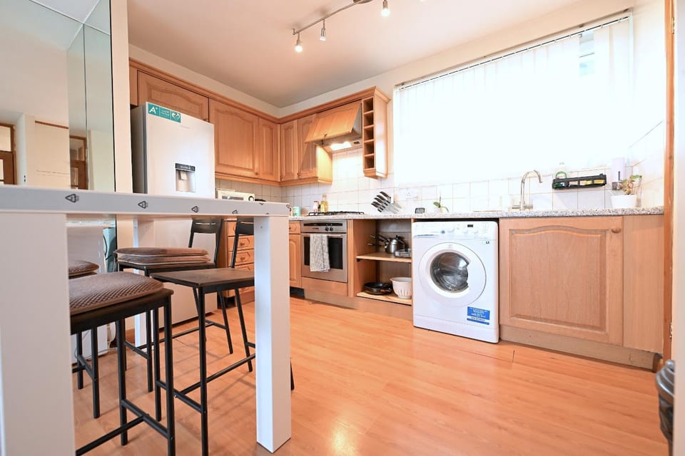 Lovely 1 Bedroom flat Hoxton Shoredicth Old Street Apartment in London Borough of Islington