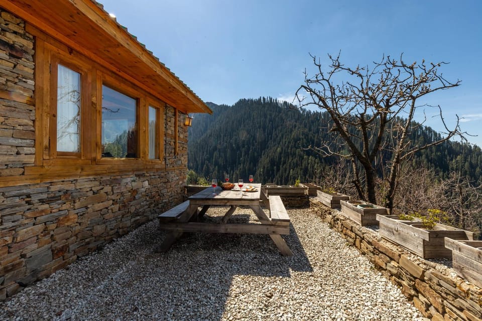 Patio, Day, Natural landscape, Dining area, Mountain view
