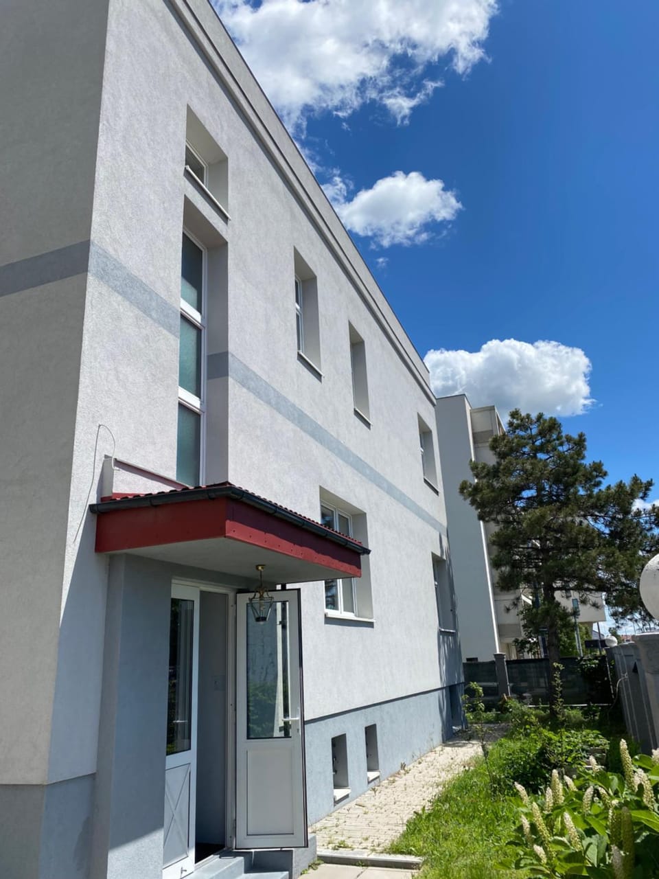 Property building, Day