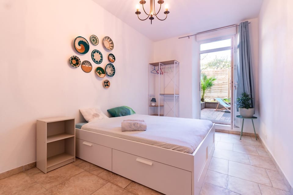 Bed, Bedroom
