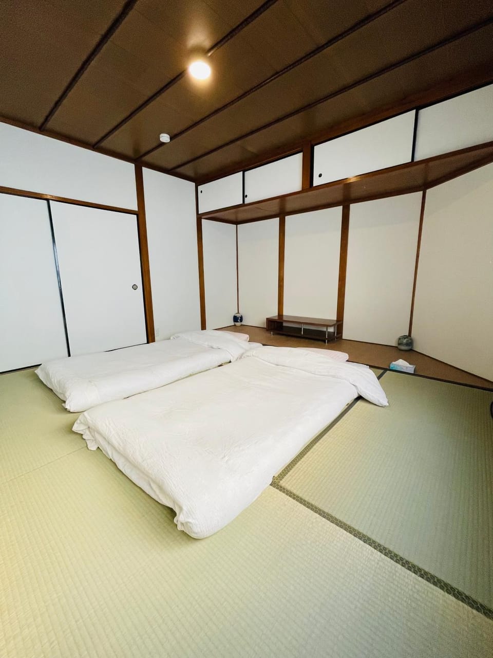 Namba Shinsaibashi 10 mins Osaka Castle　East Apartment in Osaka
