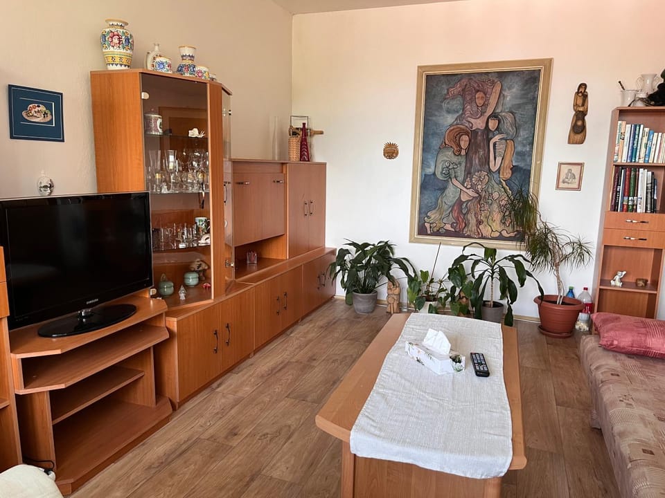 Communal lounge/ TV room, TV and multimedia, Evening entertainment