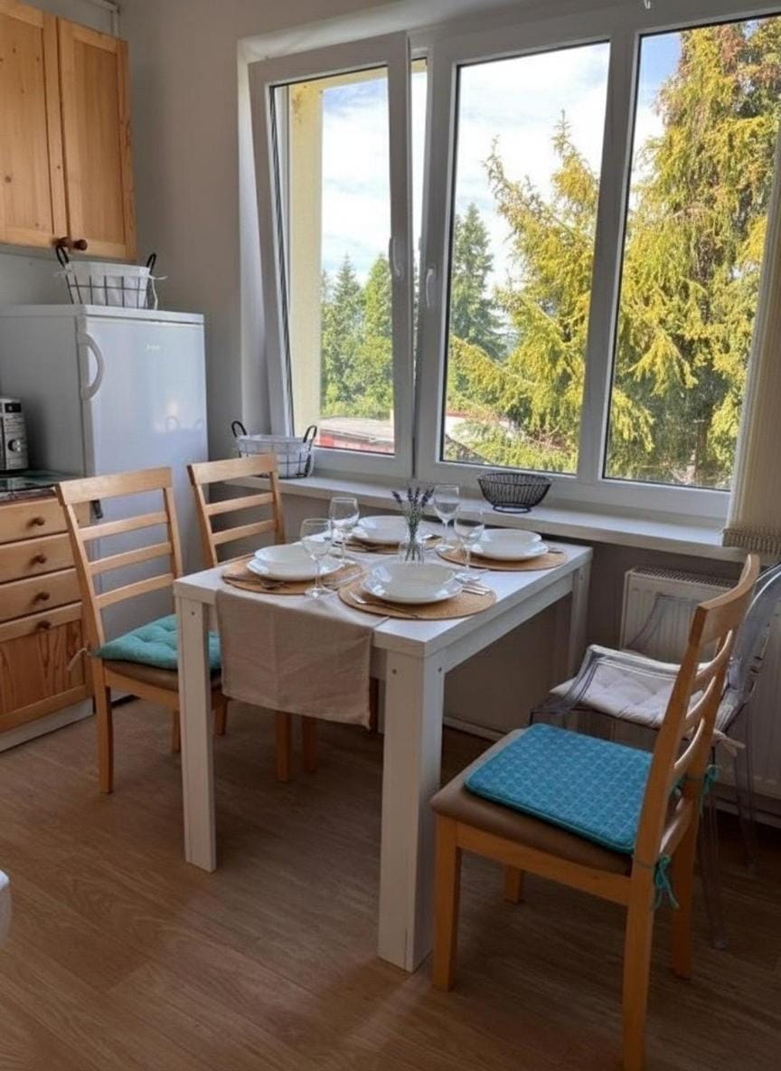 Kitchen or kitchenette, oven, pet friendly, stove