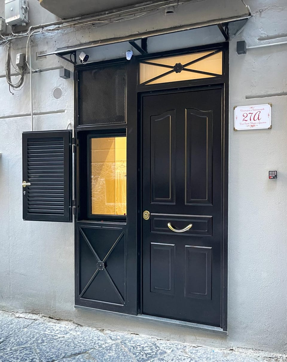 Property building, Facade/entrance, Day