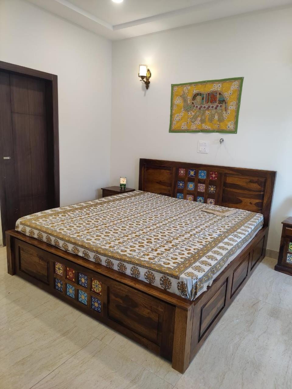 Vrunda 2BHK spacious and cozy Homestay Apartment in Uttar Pradesh