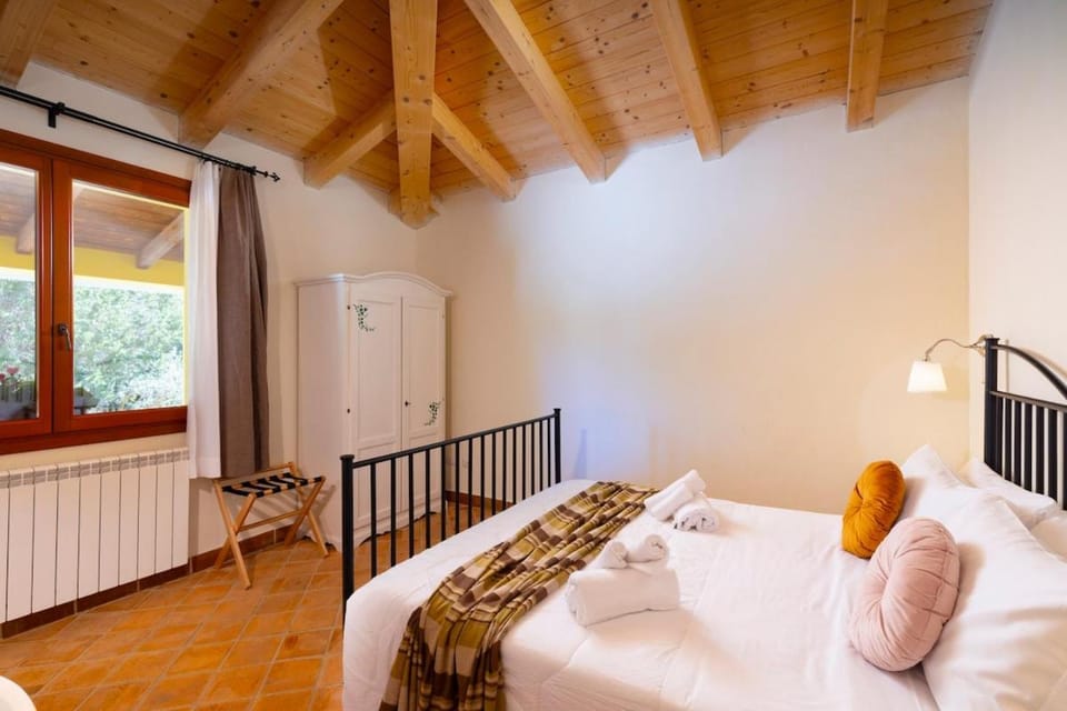 Bed, Photo of the whole room, Bedroom, internet, towels, wardrobe