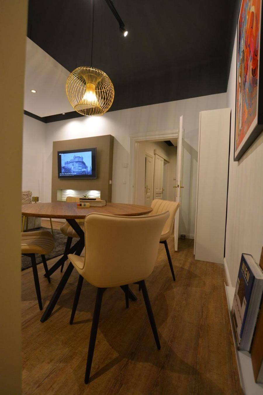 Dining area, Food