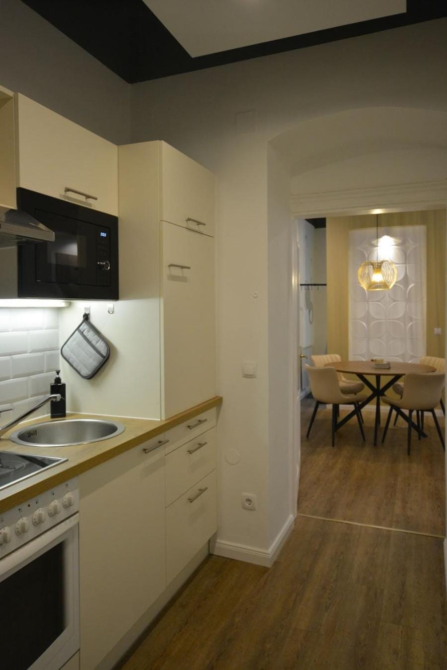 Kitchen or kitchenette
