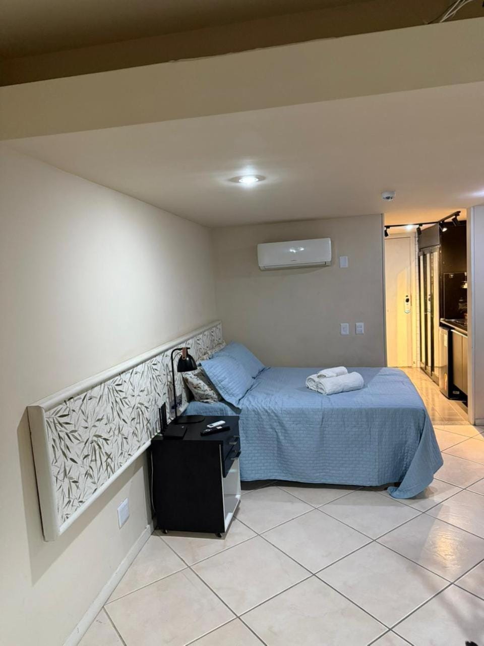 Bed, air conditioner