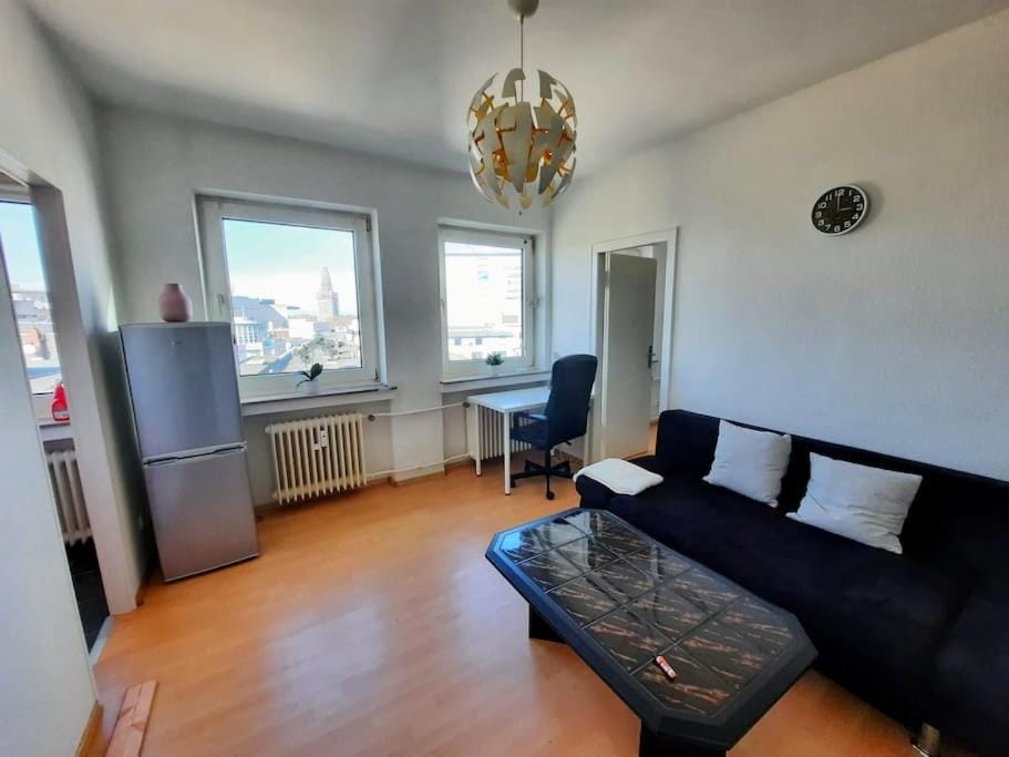 Living room, Seating area, Dining area, internet