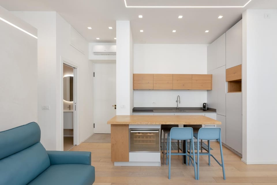 Kitchen or kitchenette, Seating area, air conditioner