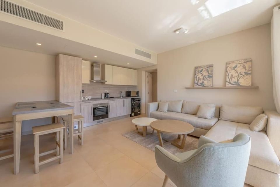 Modern 1BR, Mangroovy, Gouna - 1BR, Pool, & Beach Apartment in Hurghada