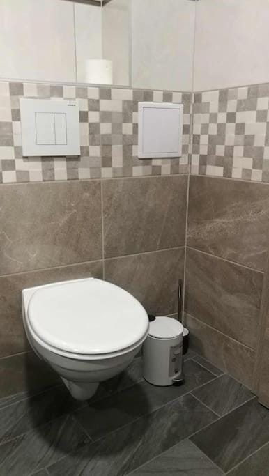 Toilet, Bathroom