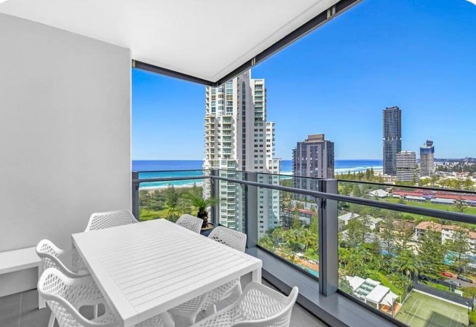 Unit 1604 Signature Level 16 Apartment in Gold Coast