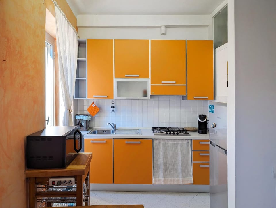 Kitchen or kitchenette, Dining area, dishwasher, oven, stove