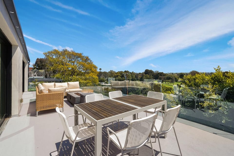 Patio, View (from property/room), Balcony/Terrace, Seating area, Dining area