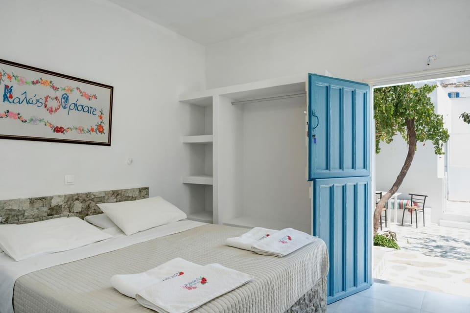 Property building, Living room, Bedroom