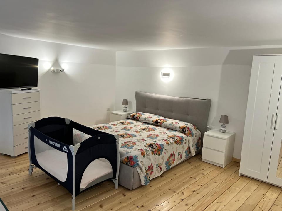 Bed, Bedroom, cot