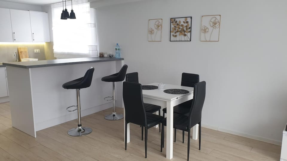 Apartament z tarasem w Centrum Kielc z prywatnym parkingiem Apartment in Poland