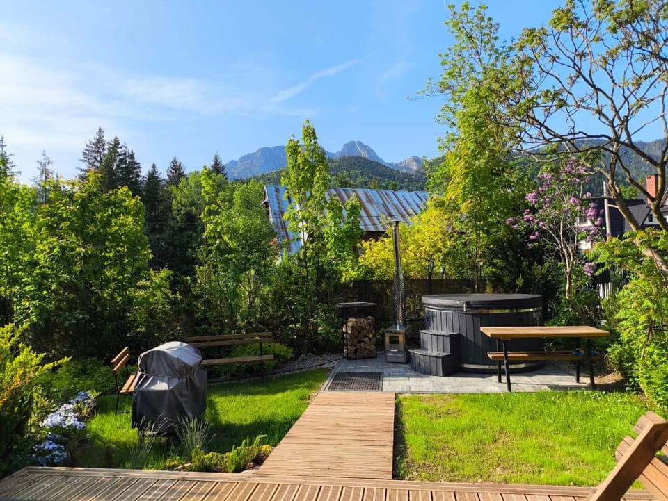 Garden, Hot Tub, Garden view, Mountain view