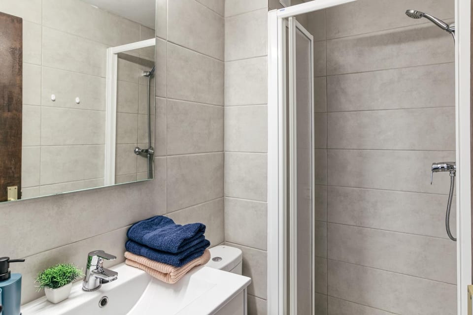 Bathroom, Living room