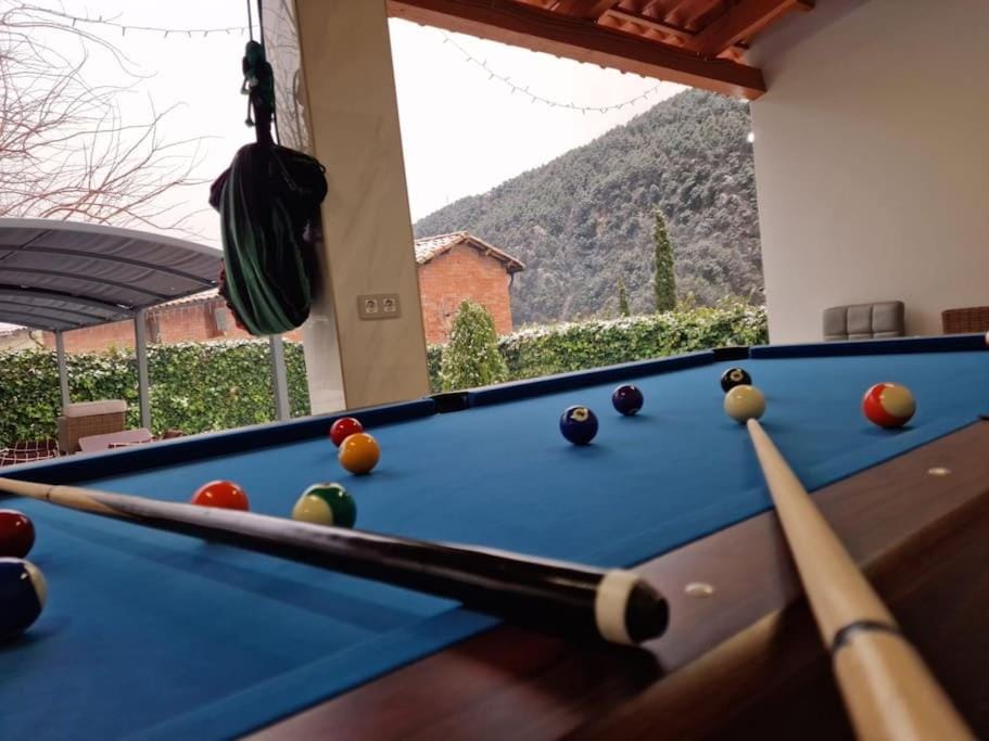 Billiard, Game Room