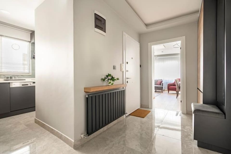 Kitchen or kitchenette, Seating area