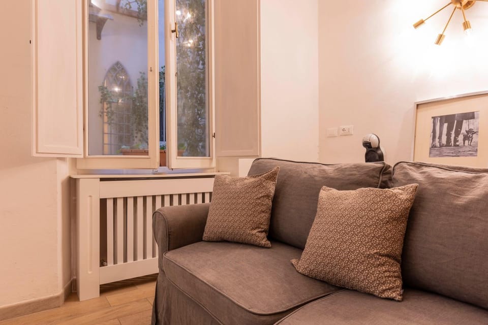 Living room, Seating area, internet