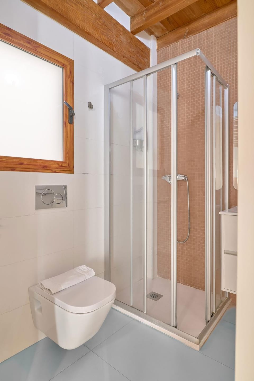 Apartamento de diseño en Plaza del Carmen F4 Apartment in Valencia