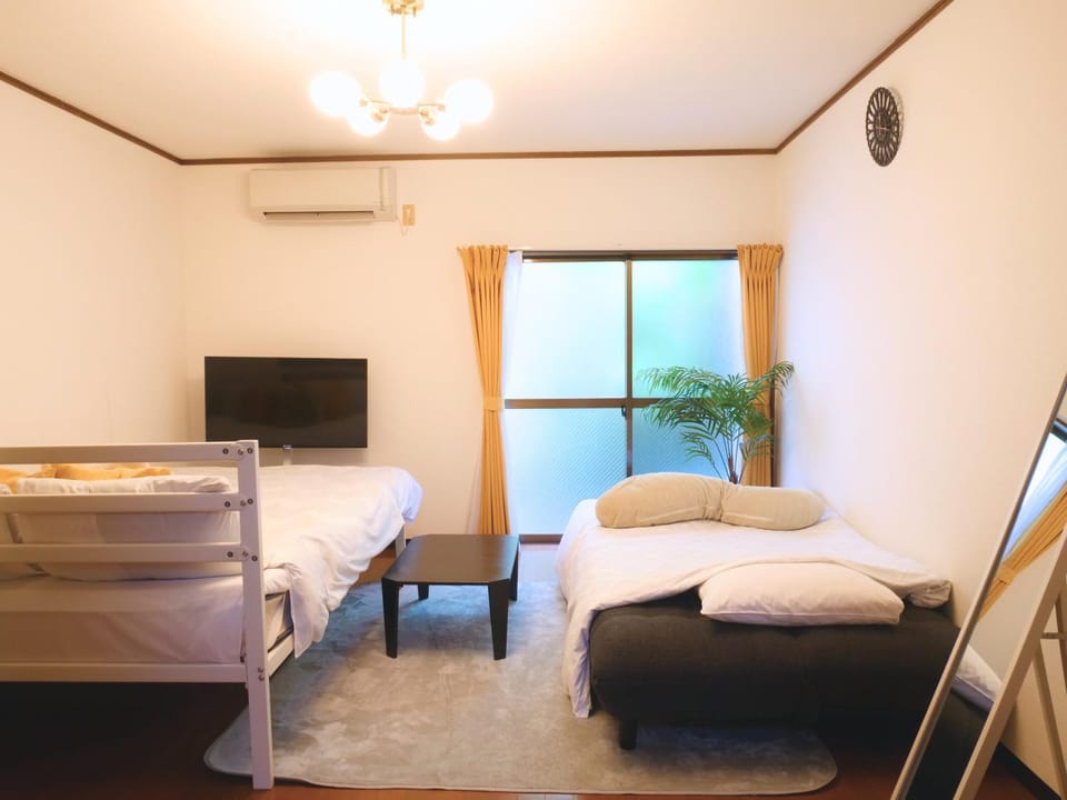 Bed, TV and multimedia, Bedroom, air conditioner