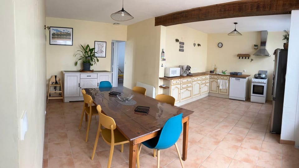 Dining area, dishwasher, oven, pet friendly, stove
