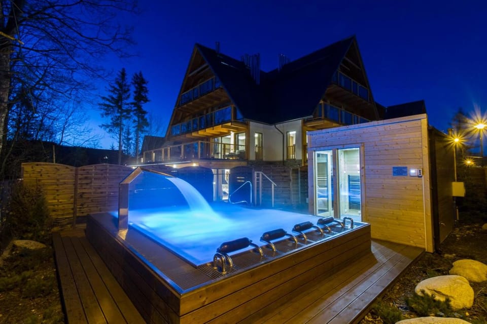 Hot Tub, Sauna