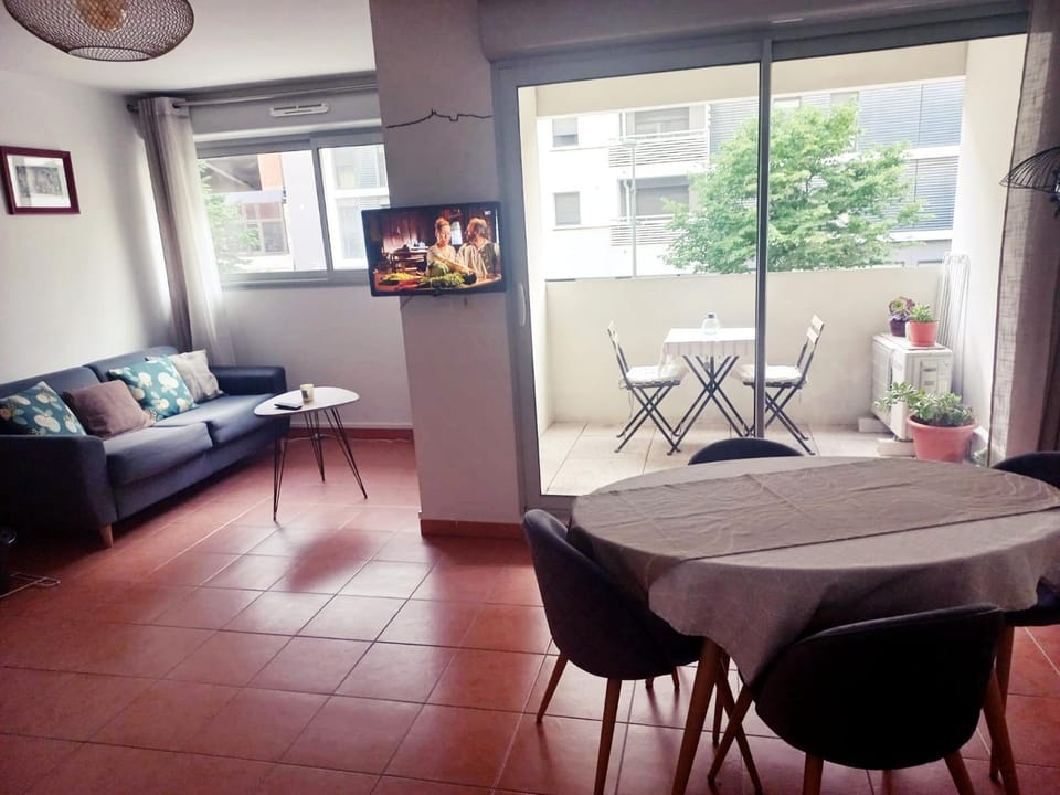 La Major, Appartement urbain + Parking Apartment in Marseille