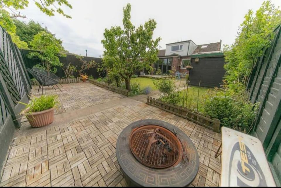 Beautifully styled Home with Garden House in Borough of Fylde