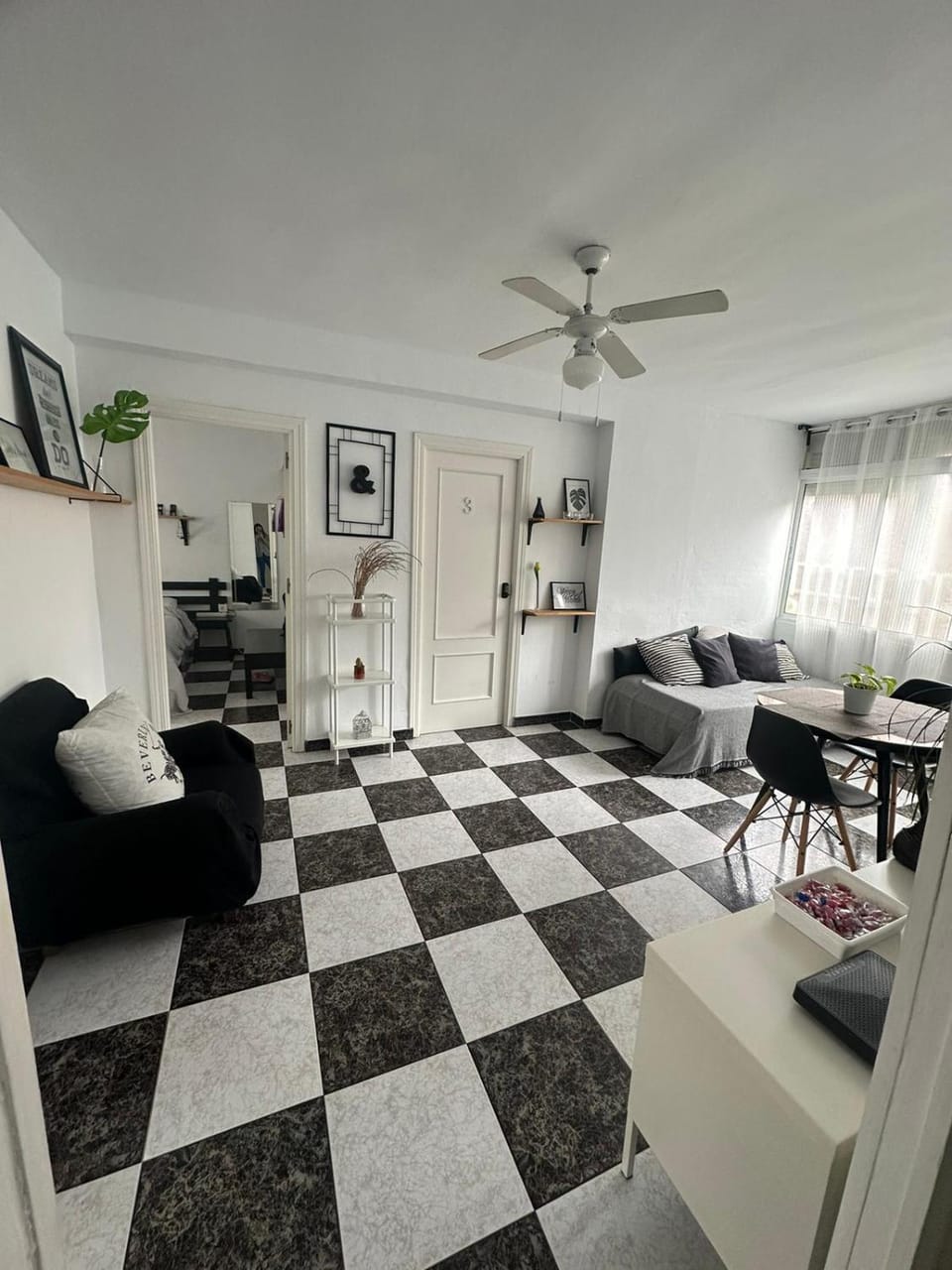 habitación 1 en tercera planta sin ascensor no és piso entero a compartir baño y cocina Vacation rental in Fuengirola