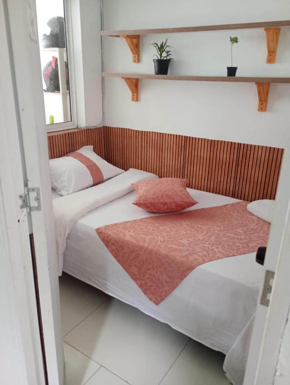 Habitación para PAREJAS EL TREBOL baño privado Vacation rental in Cali