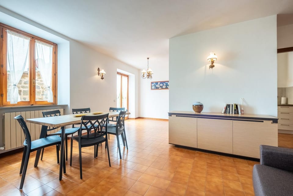 Property building, Kitchen or kitchenette, Living room