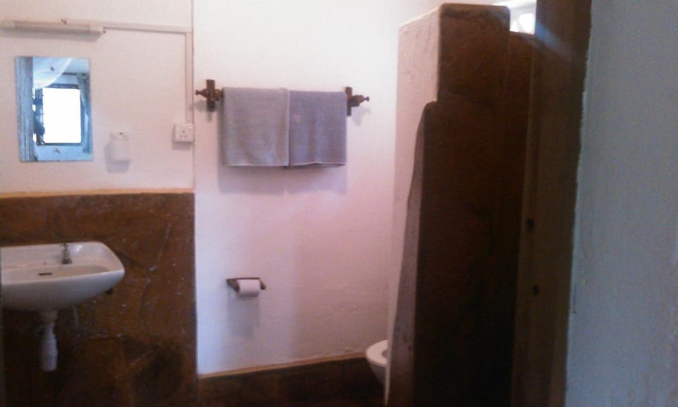 Diani Banda Cottages Bed and Breakfast in Diani Beach