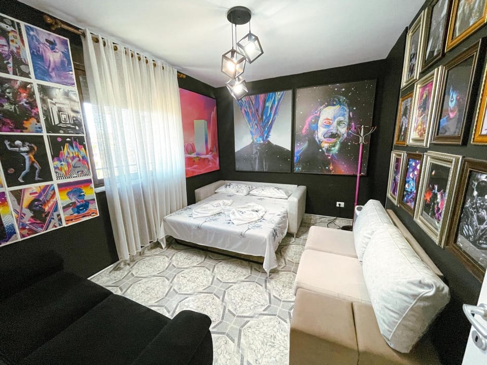 Bed, Seating area, Bedroom