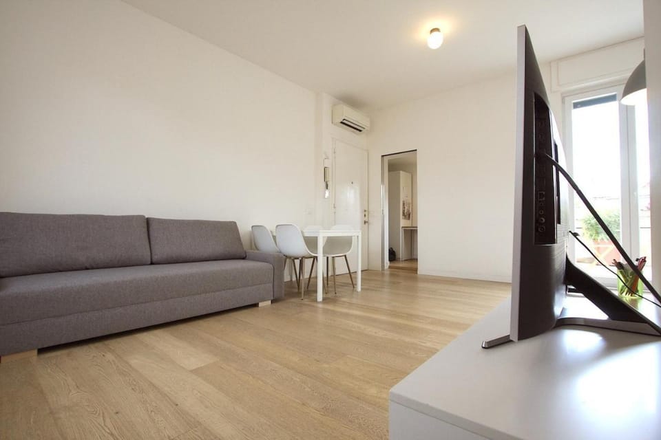 Statonia Terrace Penthouse Apartment in Rome