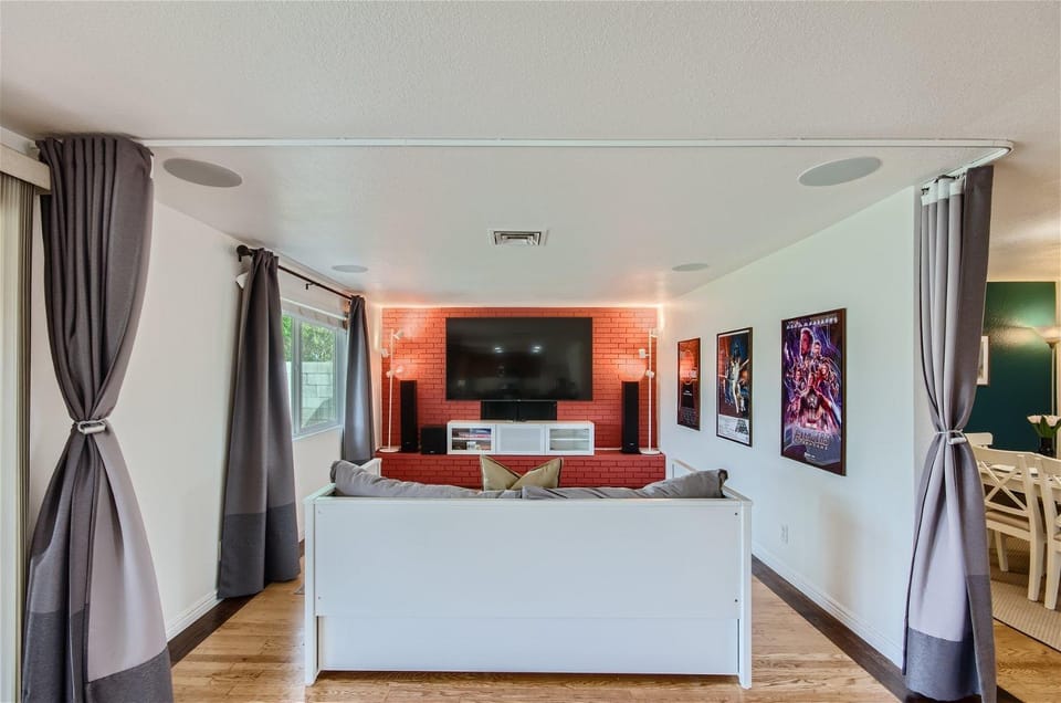 TV and multimedia, Living room, Seating area