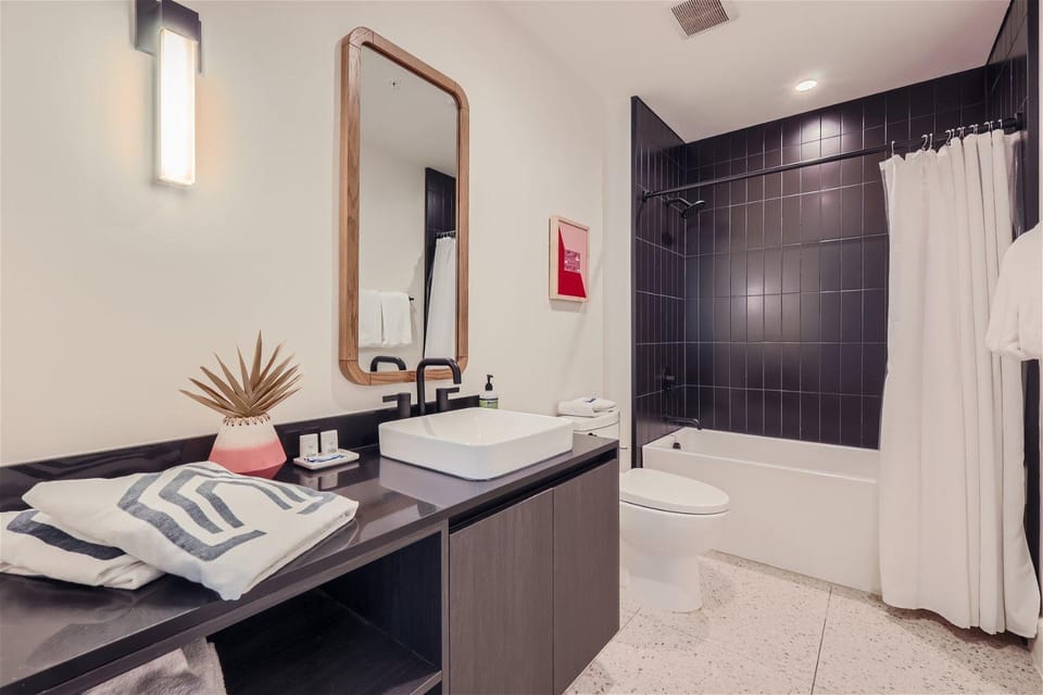 Shower, Toilet, Bathroom, Photo of the whole room, Bath