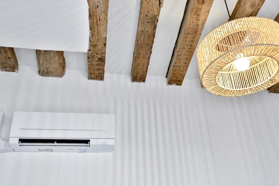 Bedroom, internet, air conditioner