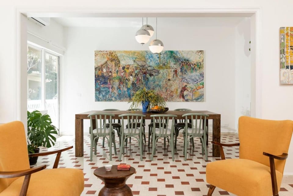 Gemmayzeh Retro Glam 2BR Apt Apartment in Africa