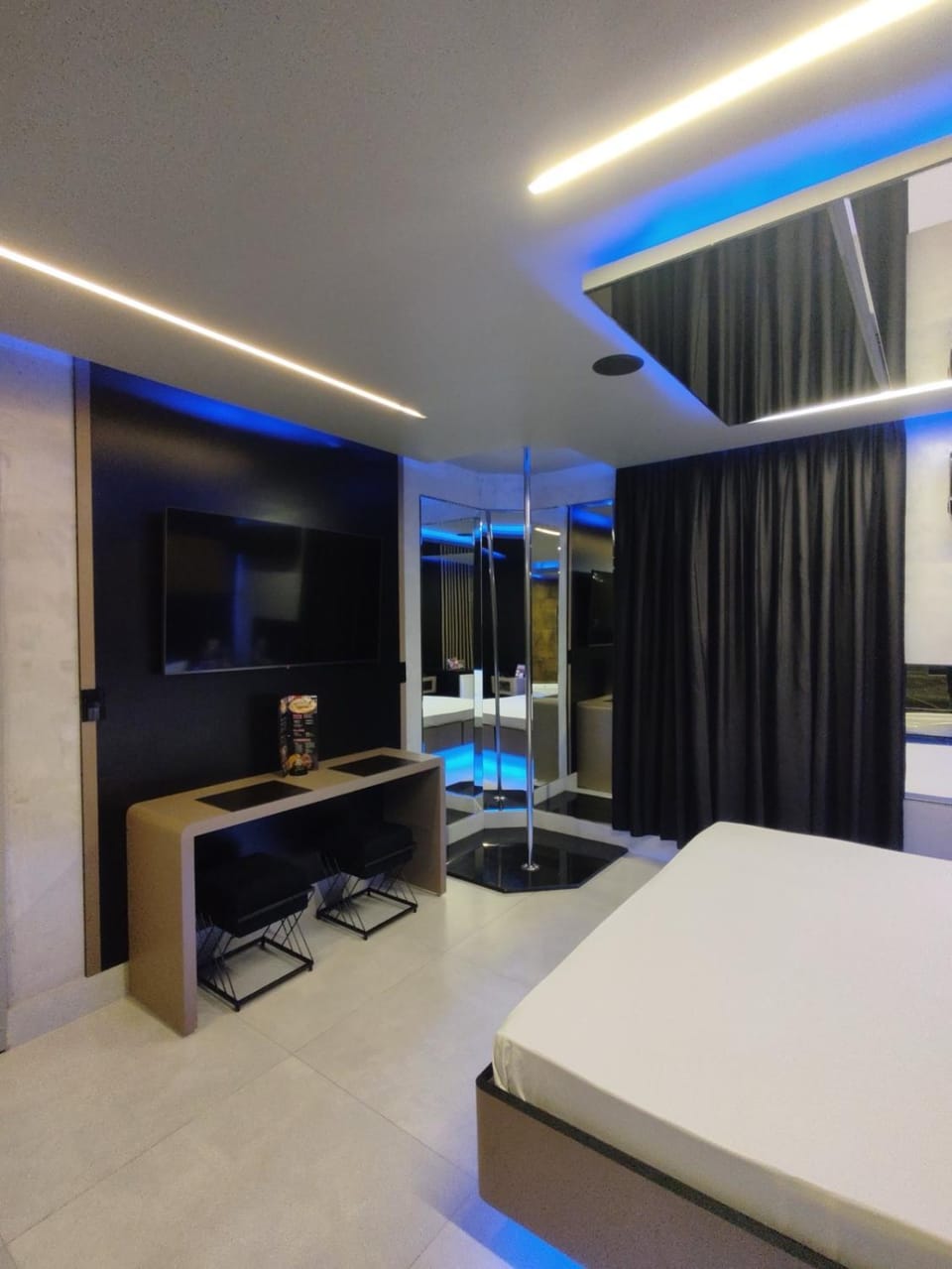 TV and multimedia, Dining area, Evening entertainment, Entertainment