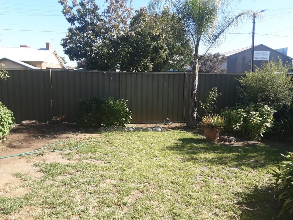 Peaceful Haven Guest House, Bed and Breakfast in Adelaide