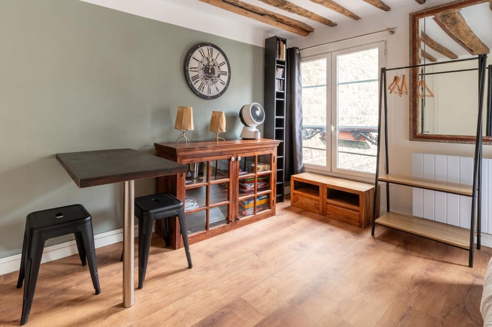 Central Parisian-style Studio Apart - Sentier Inn in Paris
