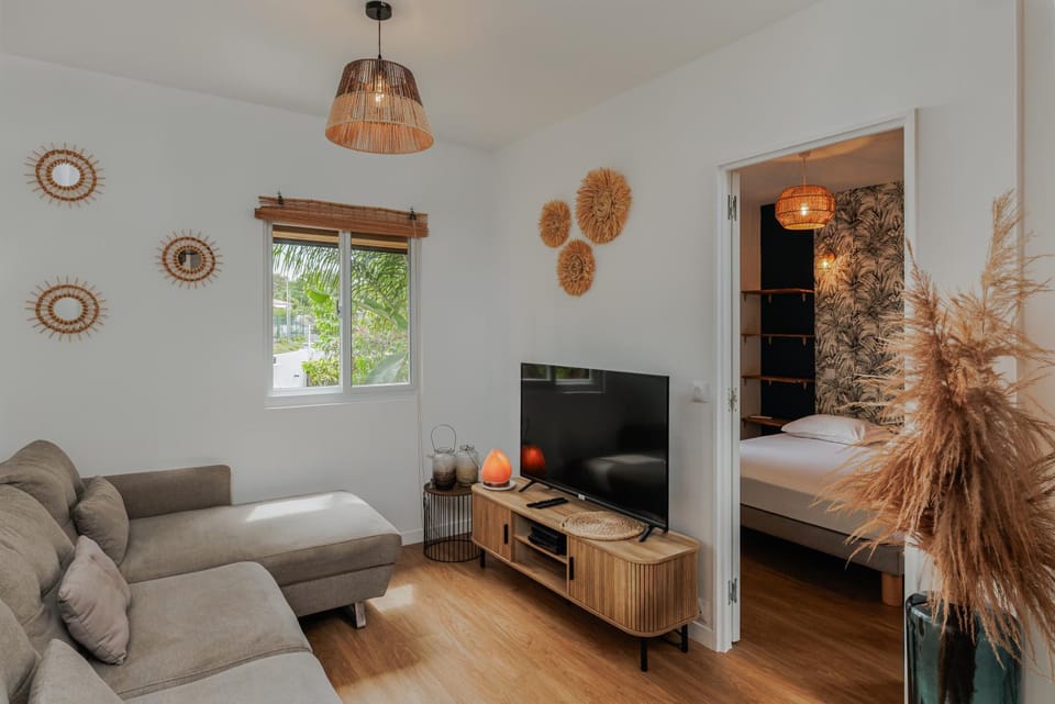TV and multimedia, Living room, Seating area, storage